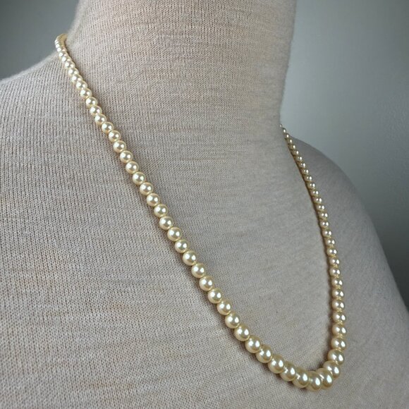 Vintage Graduated Ivory Faux Glass Pearl Necklace 23.5" - Picture 3 of 4